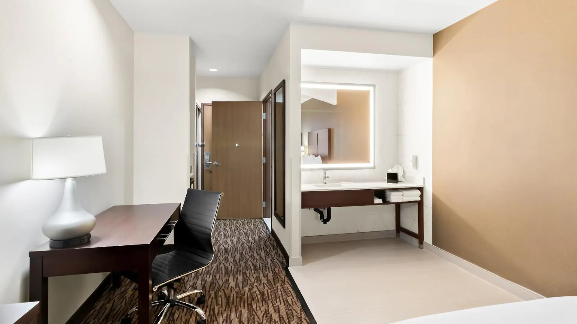Comfort Suites Portland Airport