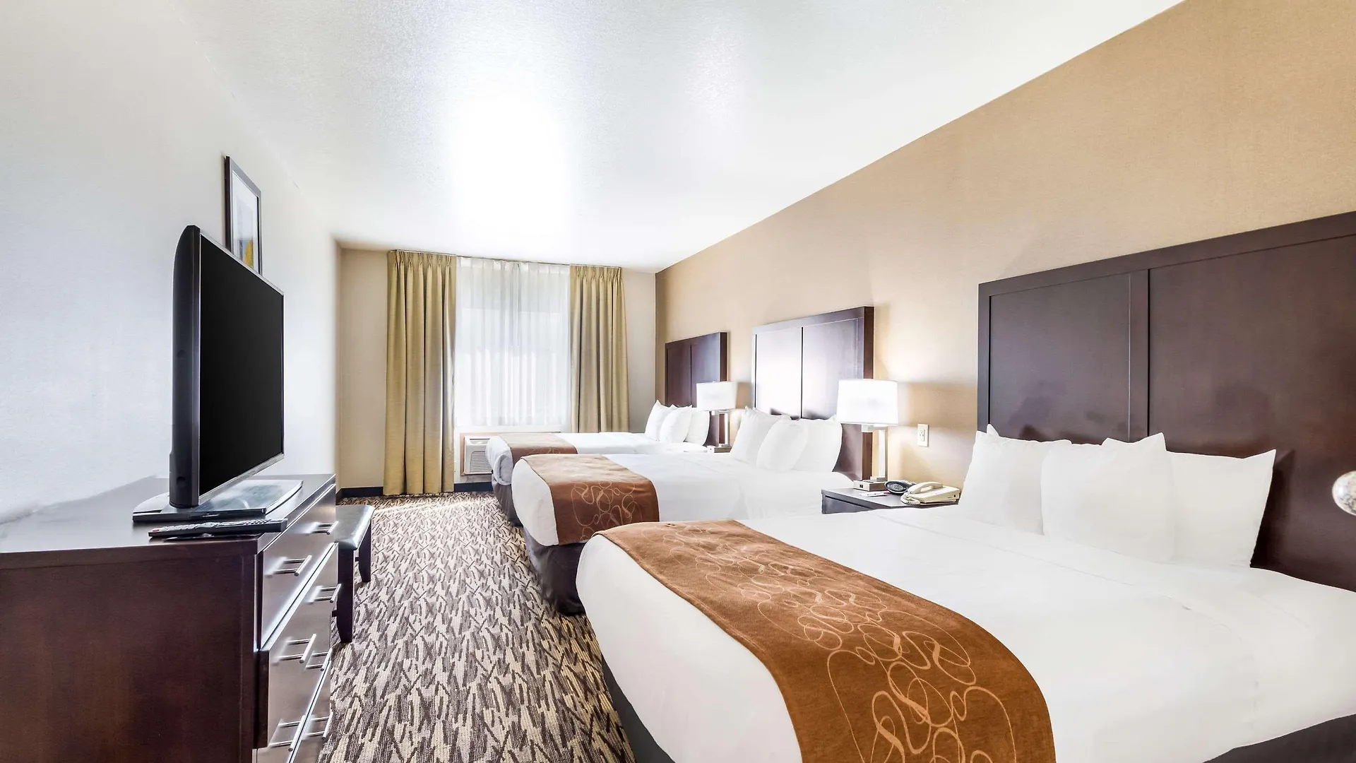Hotel Comfort Suites Portland Airport