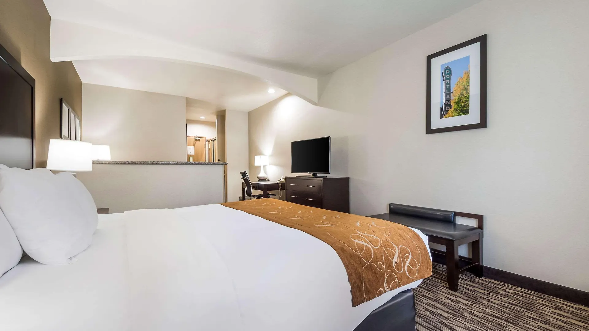 Comfort Suites Portland Airport Hotel