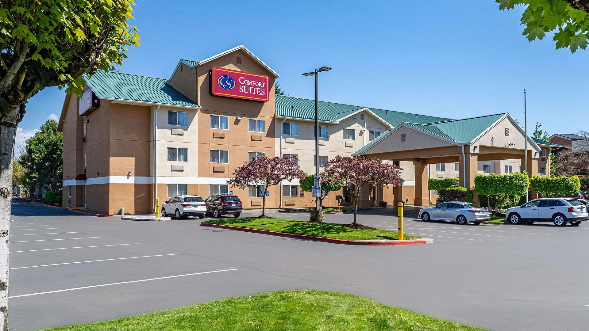 Comfort Suites Portland Airport Hotel
