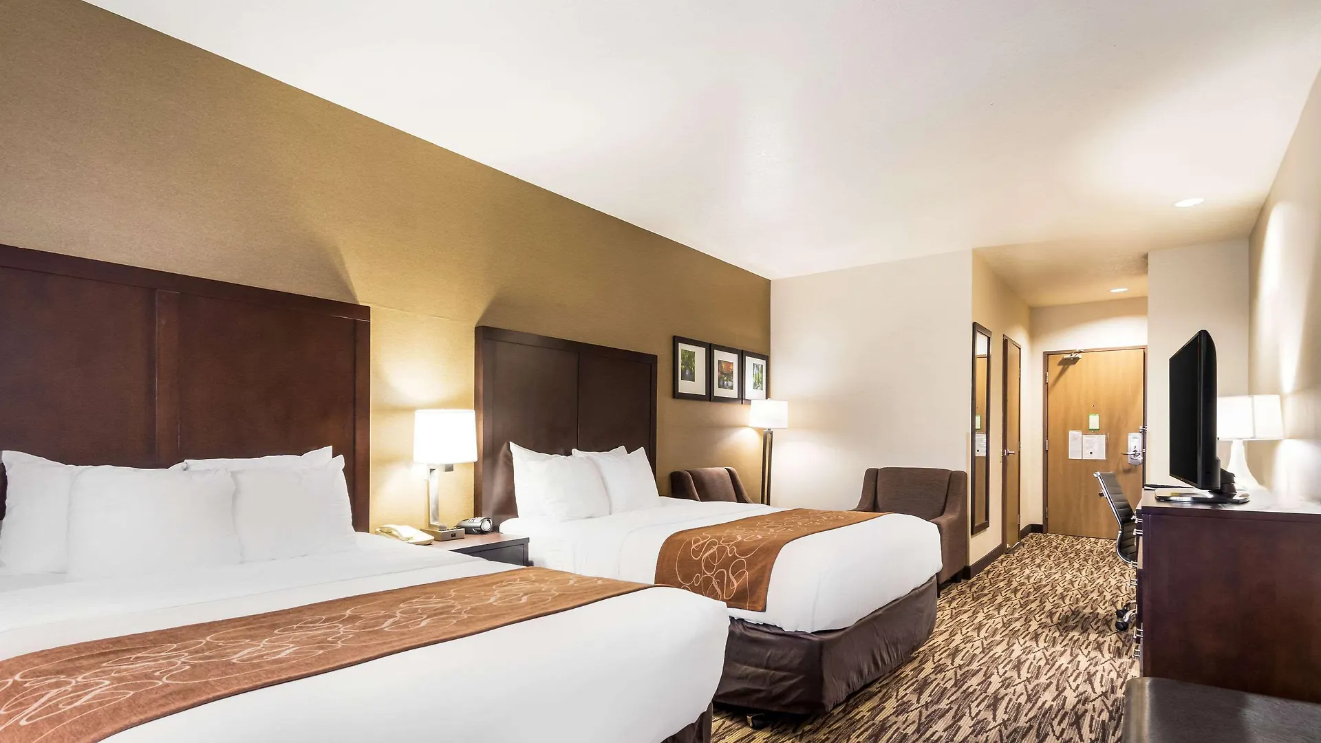 Comfort Suites Portland Airport 2*,