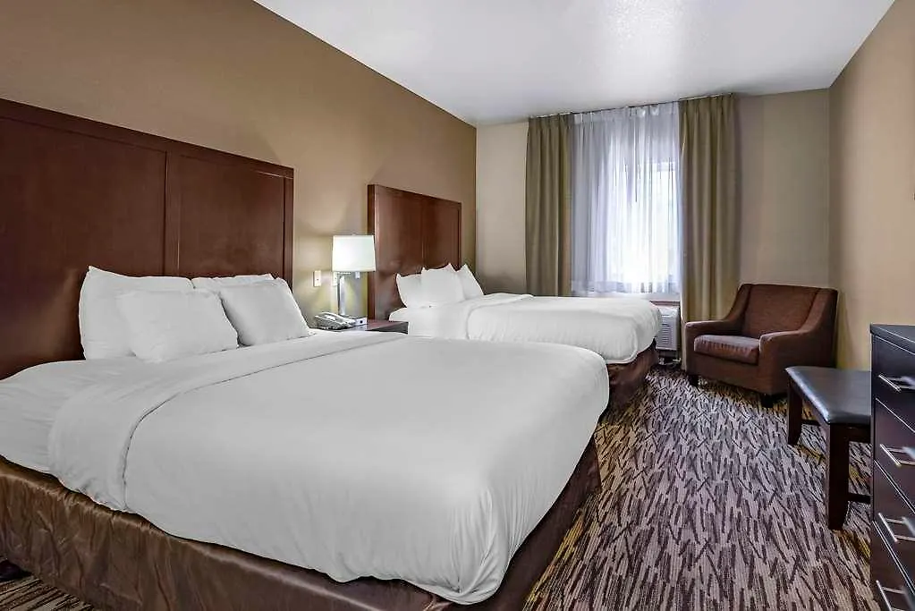 Comfort Suites Portland Airport 2*,