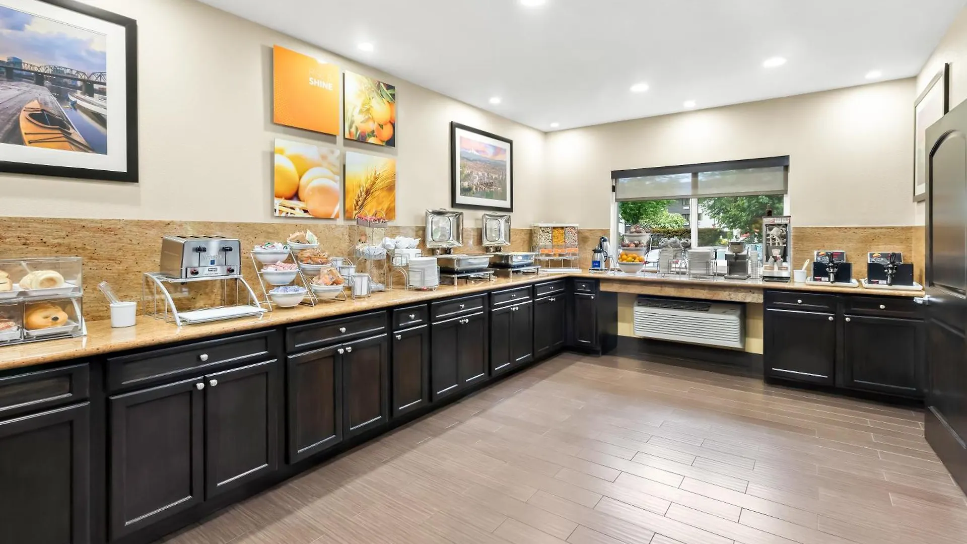 Hotel Comfort Suites Portland Airport