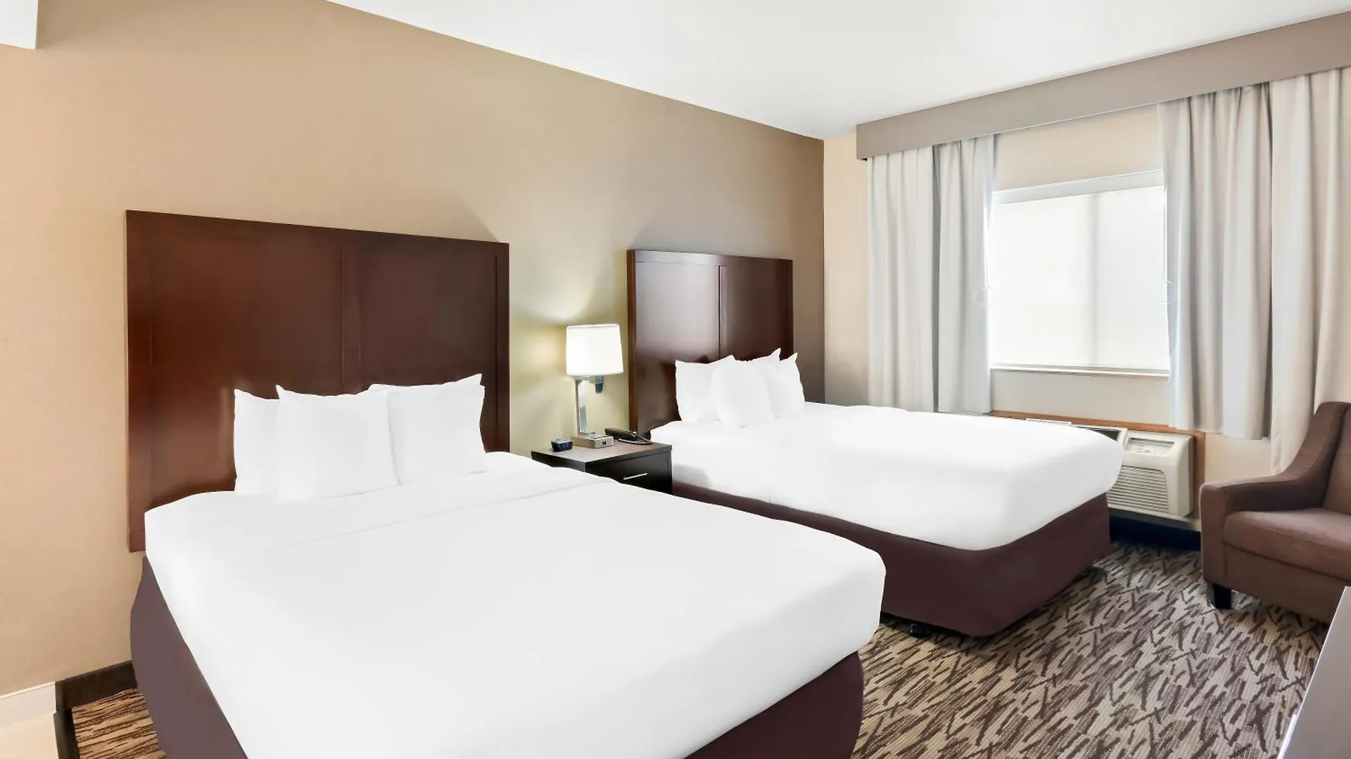 Hotel Comfort Suites Portland Airport