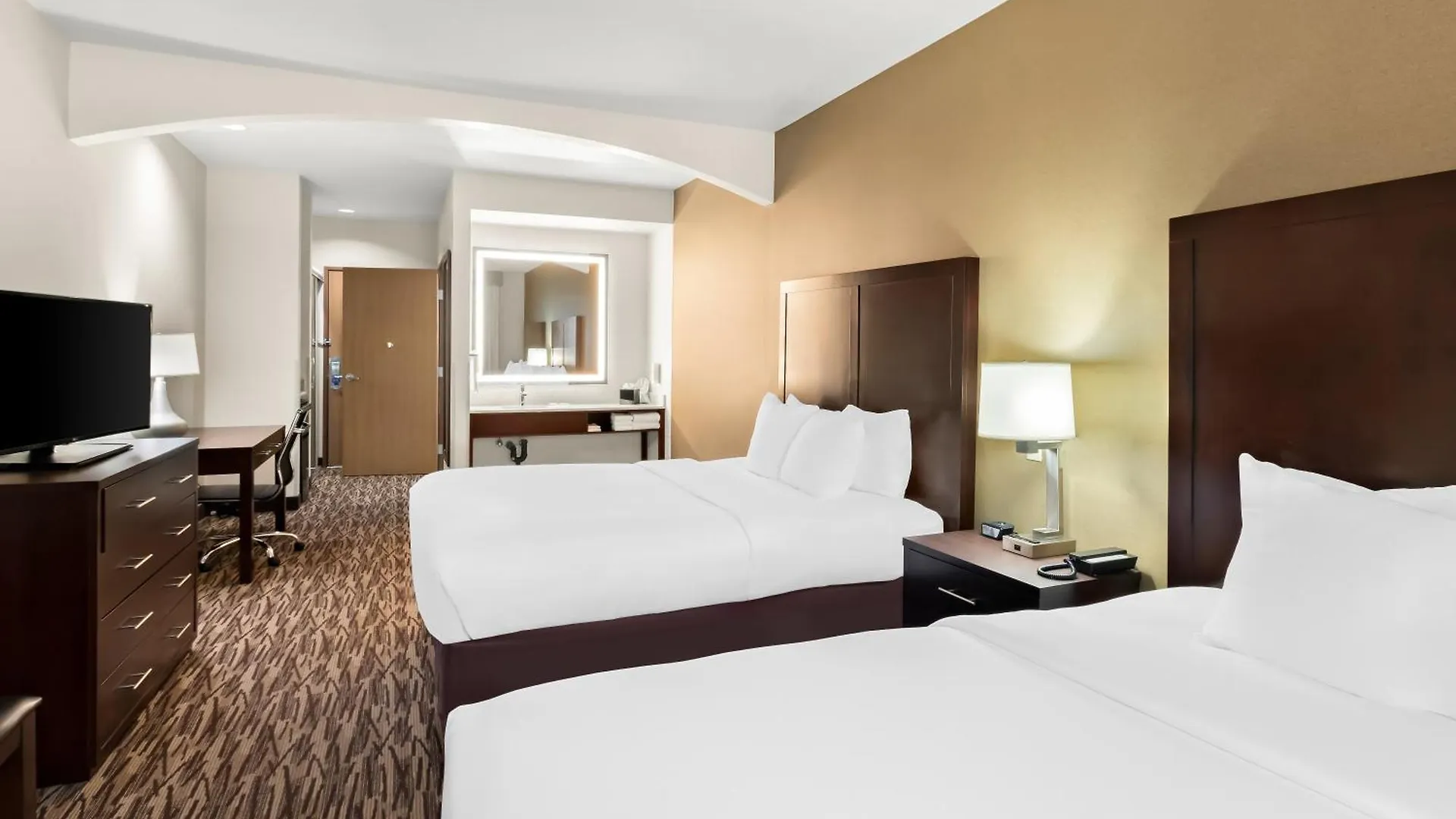 Comfort Suites Portland Airport 2*,