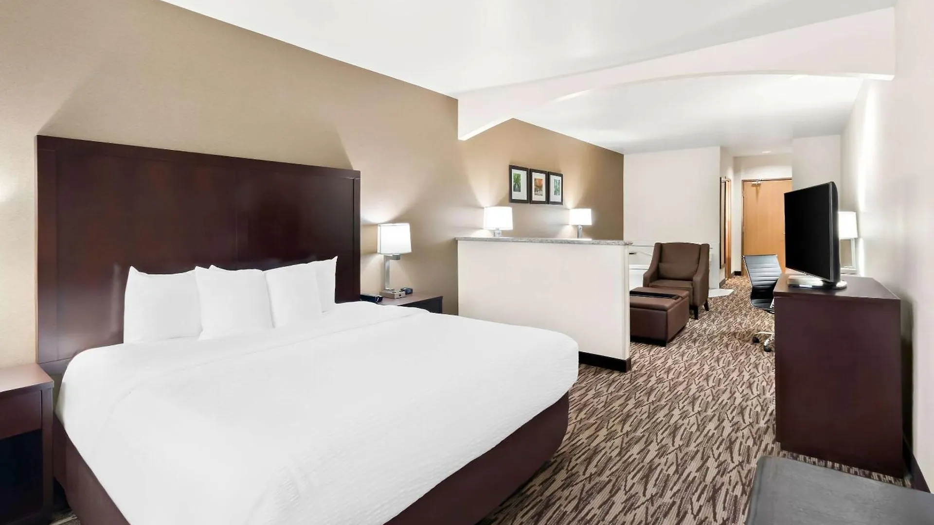 Comfort Suites Portland Airport 2*,  United States