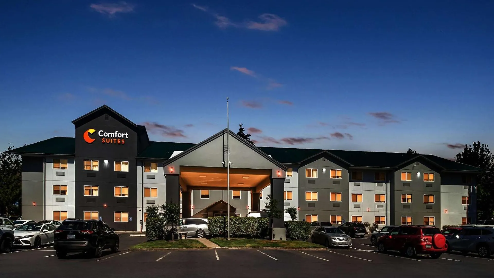 Comfort Suites Portland Airport Hotel
