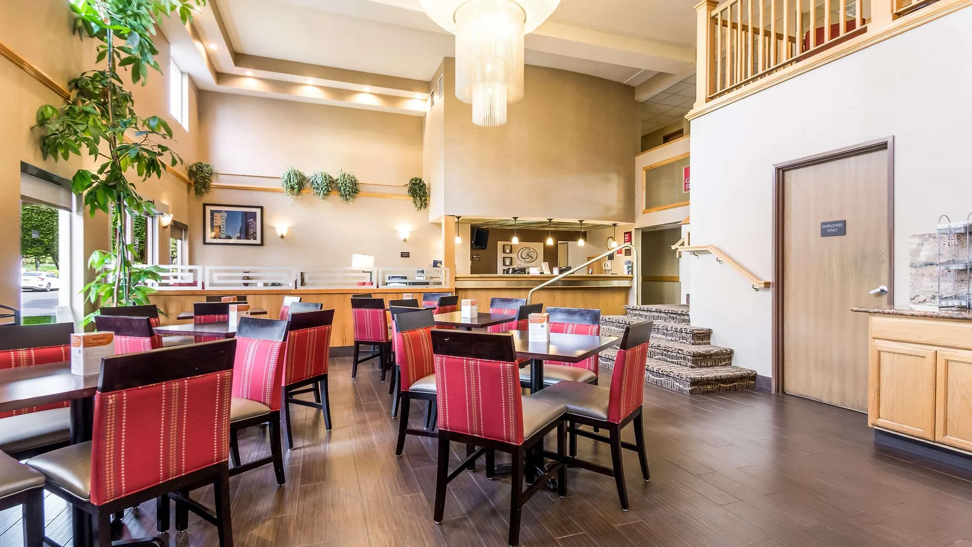 Comfort Suites Portland Airport Hotel