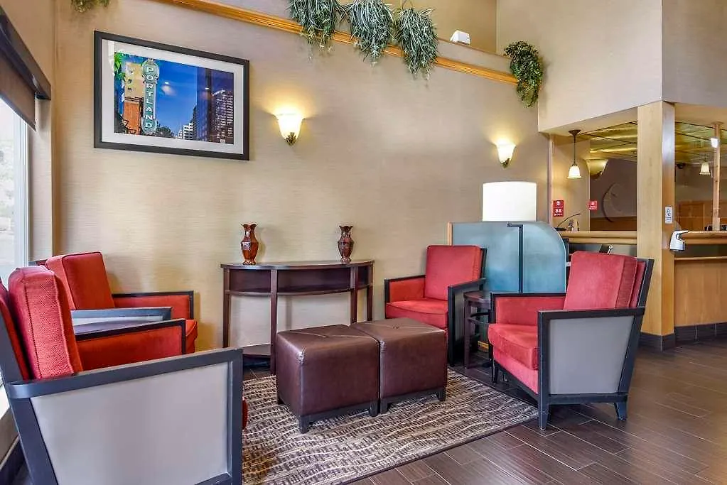 Comfort Suites Portland Airport Hotel