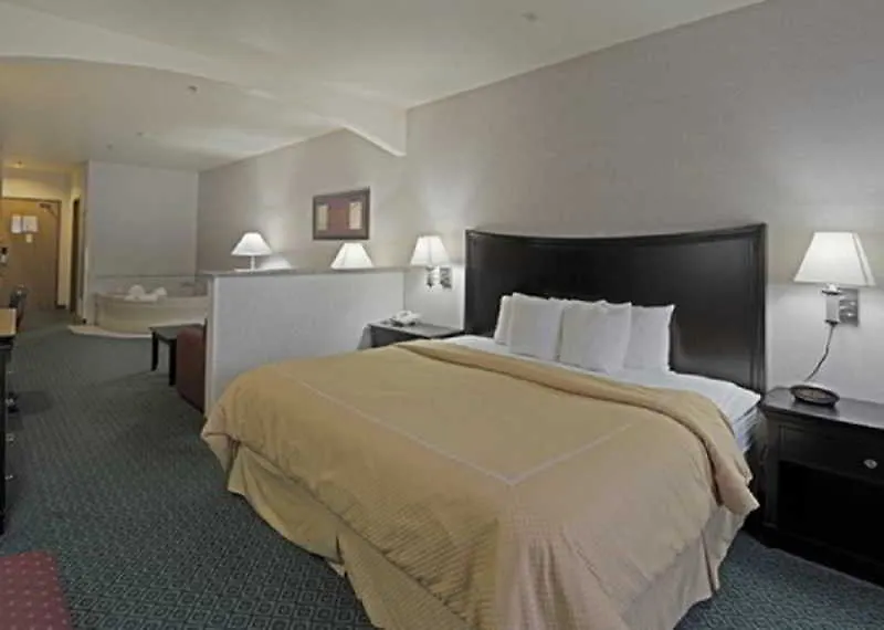 Comfort Suites Portland Airport Hotel